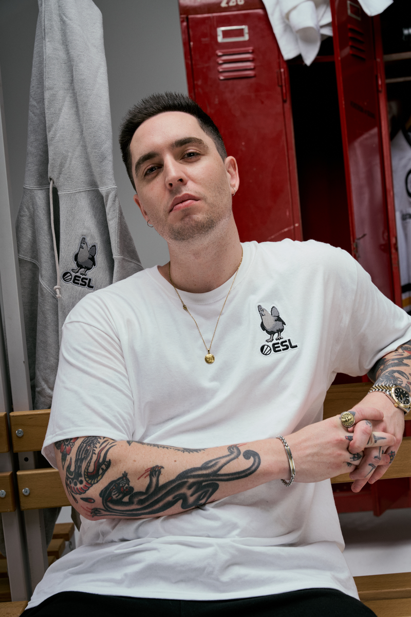 ESL x Champion Patch Short Sleeve T-Shirt White – ESL Shop ESL x Champion Patch Short Sleeve T-Shirt White – ESL Shop