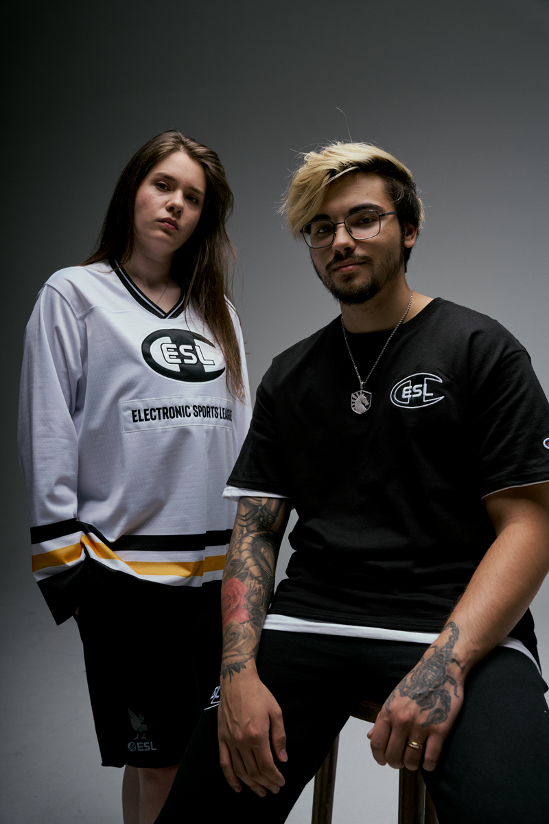 ESL x Champion Graphic Short Sleeve T-Shirt Black – ESL Shop ESL x Champion Graphic Short Sleeve T-Shirt Black – ESL Shop